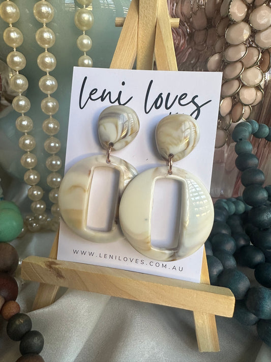 Cleo Retro Dangle Earrings — Caramel