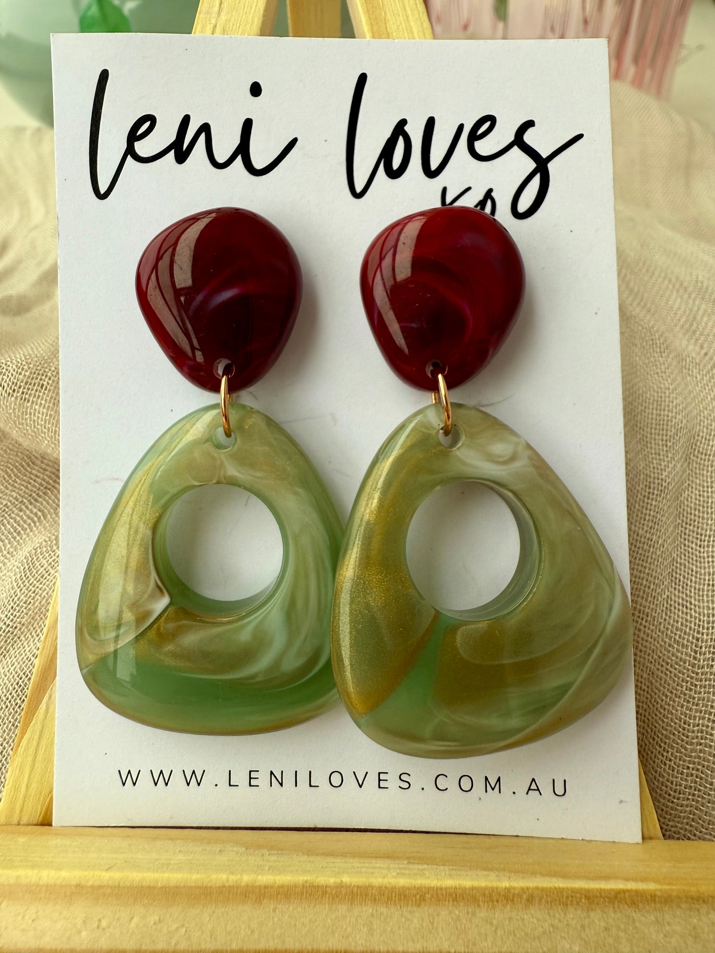 Daphne Retro Dangle Earrings — Marble Garnet + Pistachio Pearl