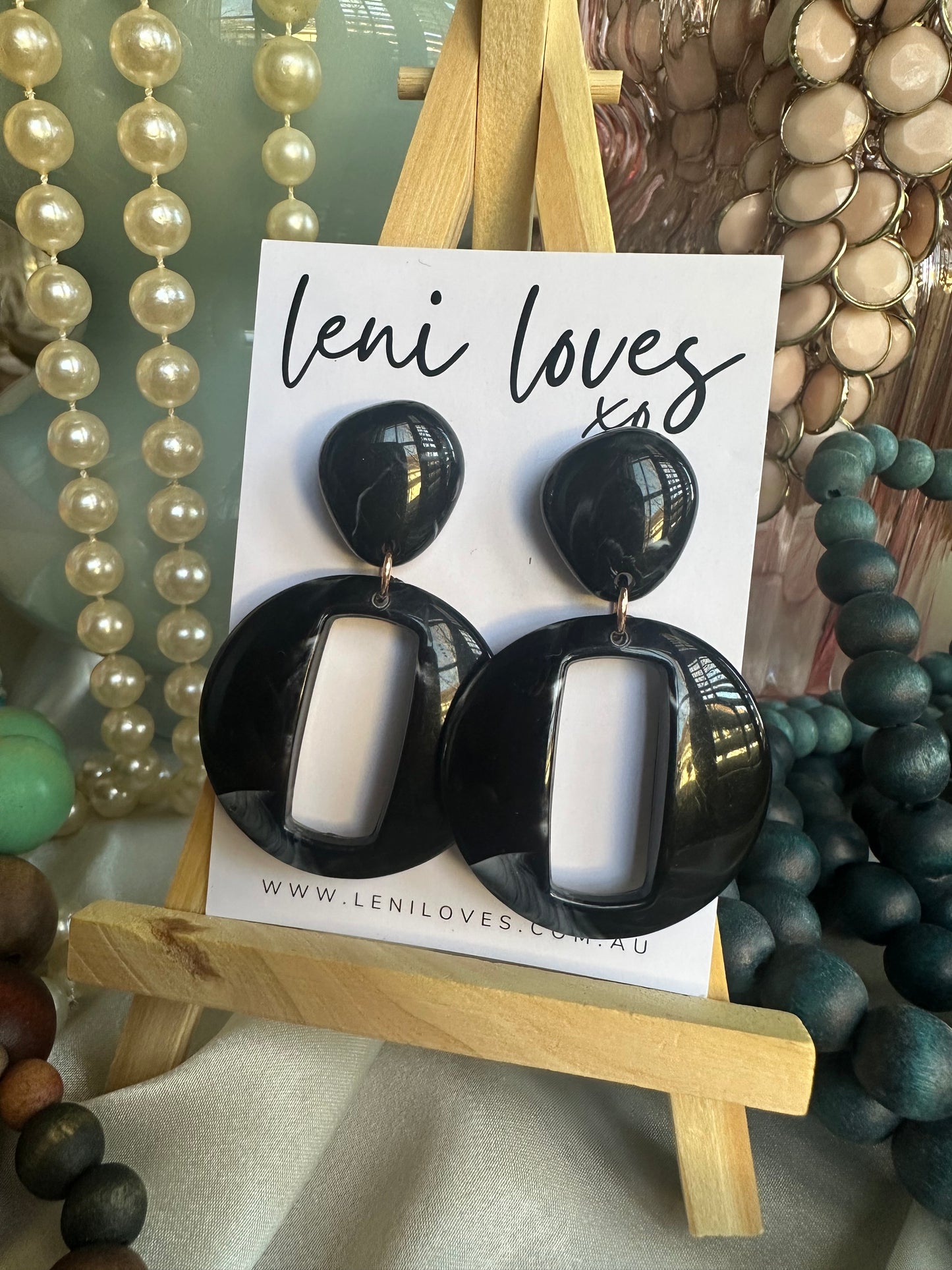 Cleo Retro Dangle Earrings — Jet