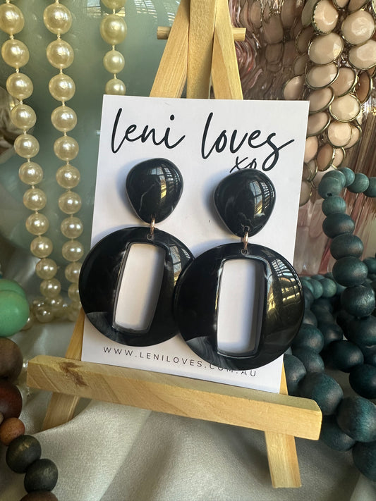 Cleo Retro Dangle Earrings — Jet