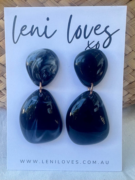 Faye Retro Dangle Earrings — Jet