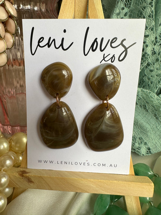 Faye Retro Dangle Earrings — Chocolate