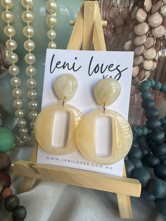Cleo Retro Dangle Earrings — Lemon