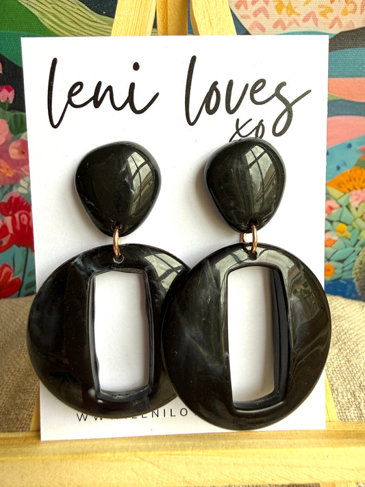 Cleo Retro Dangle Earrings — Jet