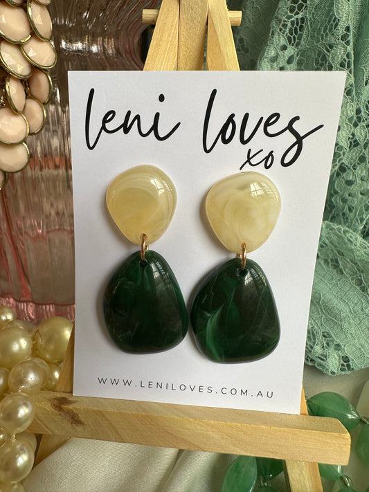 Faye Retro Dangle Earrings — Golden Garden
