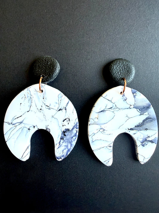 Astrid Marbled Polymer Clay Earrings - Large Horseshoes