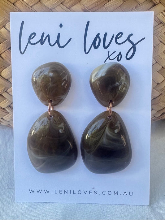 Faye Retro Dangle Earrings — Chocolate